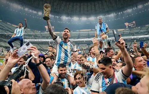  法甲焦点战前瞻：摩纳哥主场迎战巴黎圣日耳曼，大巴黎能否延续连胜势头？  